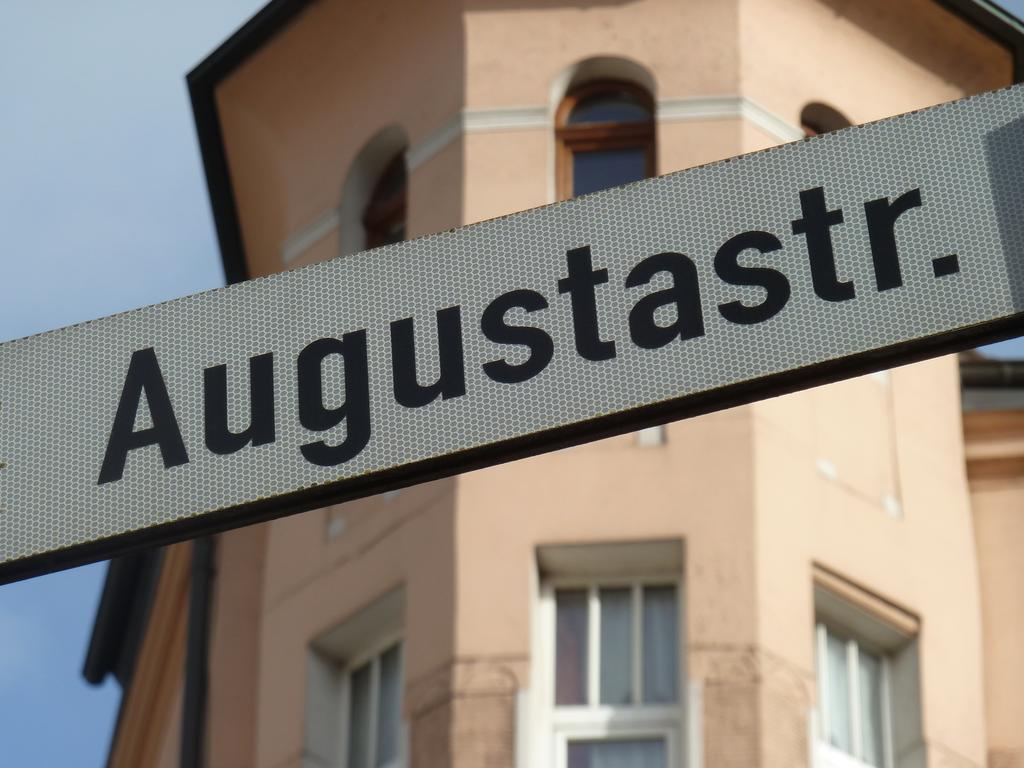 Hotel Zum Buegeleisen Duisburg Exterior foto