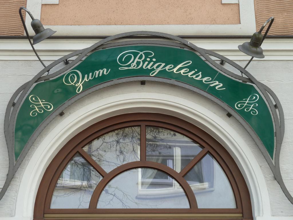 Hotel Zum Buegeleisen Duisburg Exterior foto